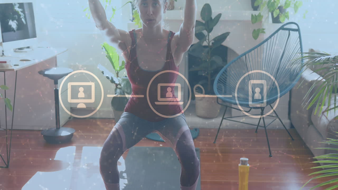 animación de la red de conexiones con íconos de los medios sobre la mujer caucásica haciendo ejercicio