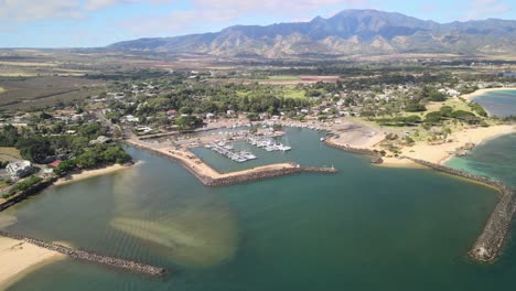 Luftaufnahme-Gegen-Den-Uhrzeigersinn-Des-Haleiwa-Bootshafens-Auf-Oahu-Hawaii