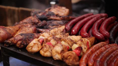 Close-Up-Meat-Cooking-on-BBQ