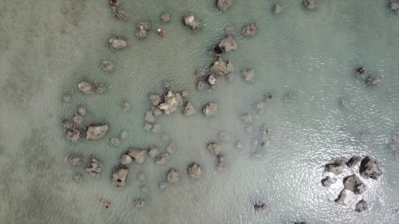 toma aérea de drones de la playa de pipa brasil