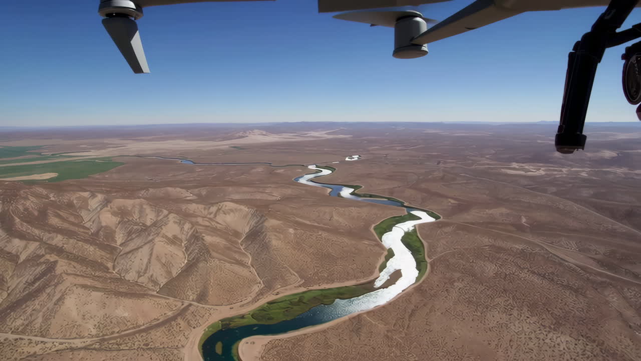 드론 으로 강 계곡 을 공중 에서 볼 수 있다