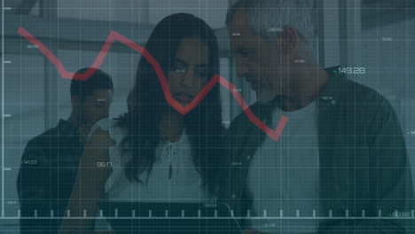 Animación-Del-Procesamiento-De-Datos-Financieros-Sobre-Diversos-Empresarios-En-El-Cargo