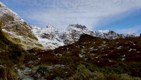 Majestuosas-Y-Enormes-Montañas-Nevadas-Del-Parque-Nacional