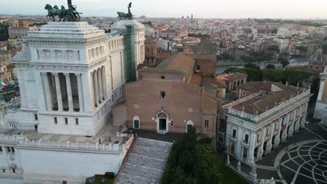 Basilika-Santa-Maria-In-Ara-Coeli-–-Filmische-Drohnenaufnahme