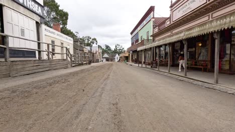 una calle tranquila y anticuada en ballarat