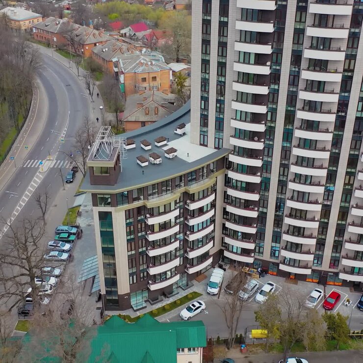 Edifici residenziali moderni in città