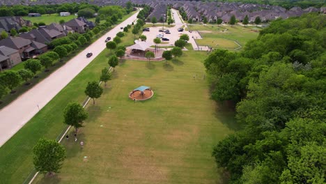 imágenes aéreas del parque para perros freedom ubicado en trophy club texas