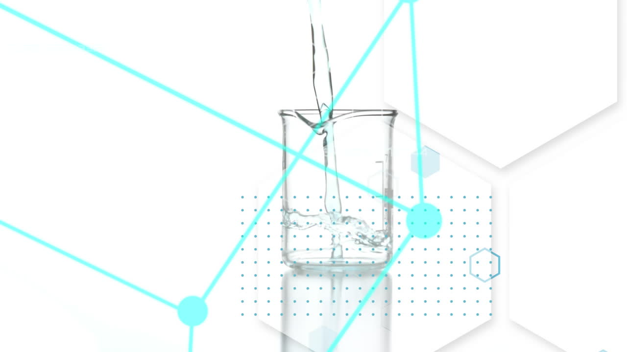 컵에 액체와 모양