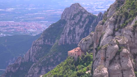 el monasterio de montserrat en españa
