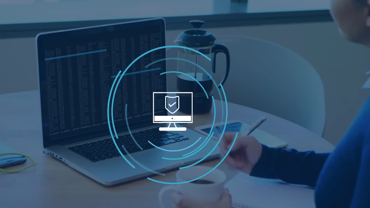 animación del icono de la computadora sobre una mujer de negocios caucásica que usa una computadora portátil en la oficina