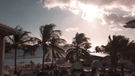 Strandstimmung-Kommt-Zur-Goldenen-Stunde