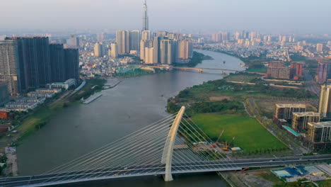 Luftaufnahme-Der-Ba-Son-Brücke-über-Den-Saigon-Fluss-In-Ho-Chi-Minh-Stadt