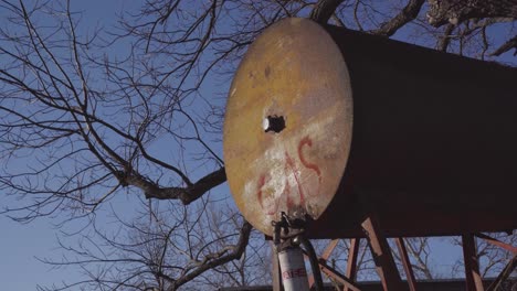 An-old-gas-pump-with-lost-of-wear-from-time