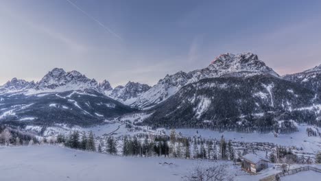 Spectacular-sunrise-above-the-Pustertal-Valley,-Northern-Italy