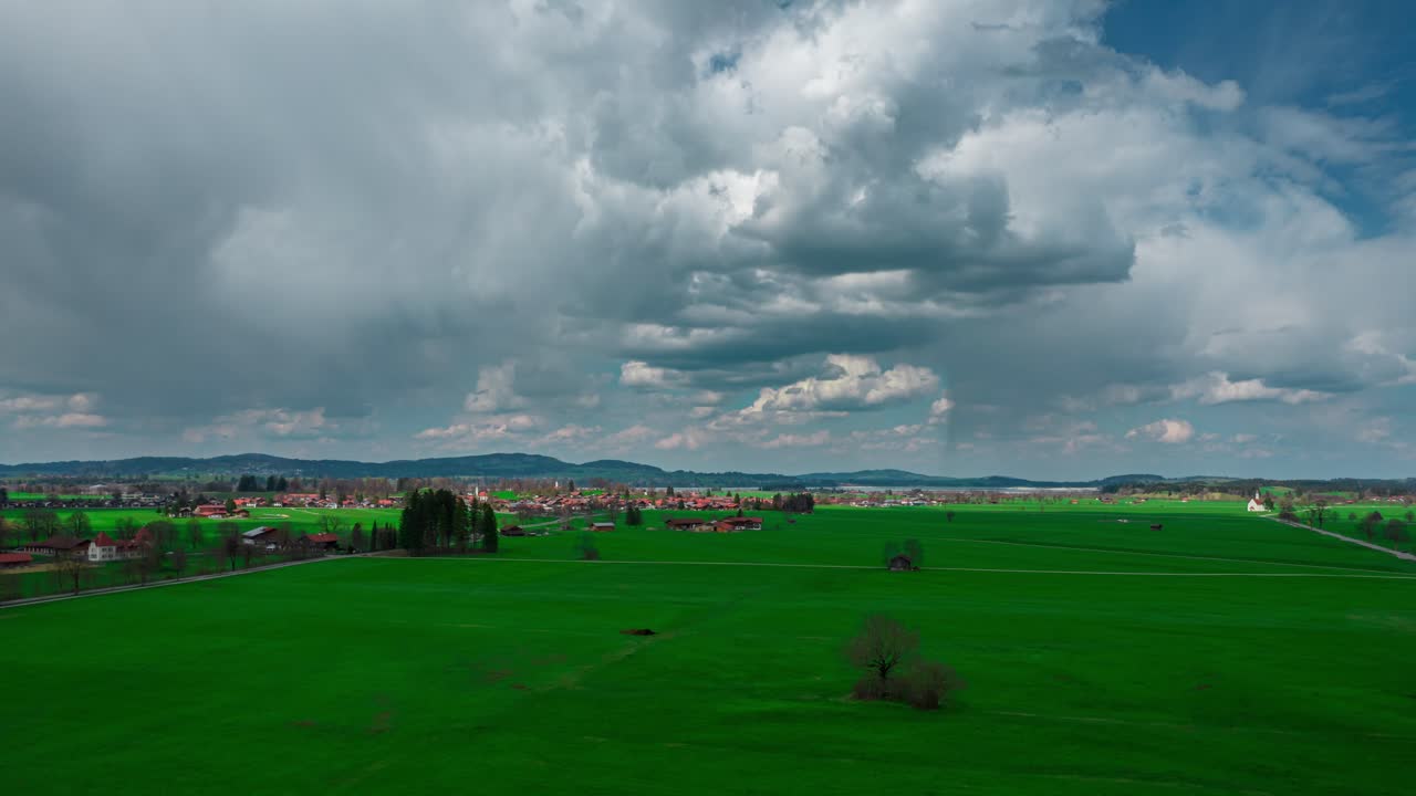 농장 위 를 날아다니는 드론