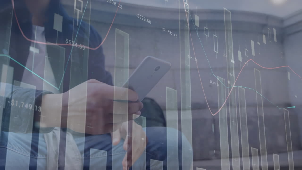 animación de procesamiento de datos estadísticos contra un hombre biracial usando un teléfono inteligente sentado en las escaleras