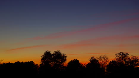 Das-Bunte-Nachglühen-Der-Dämmerung-Nach-Sonnenuntergang