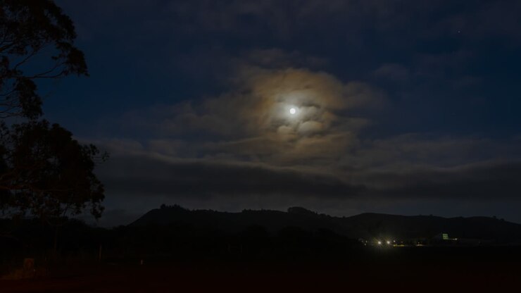 lasso di tempo: sorgere della luna a half moon bay