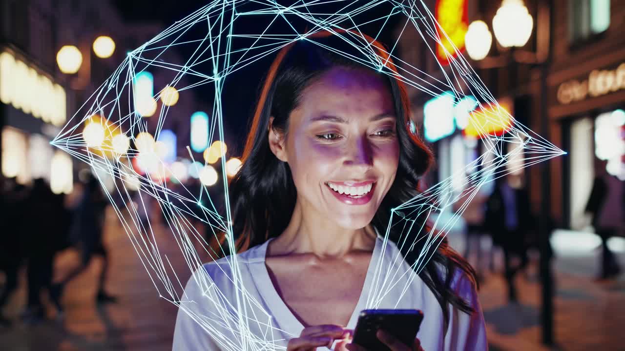 mujer usando teléfono inteligente por la noche en la ciudad