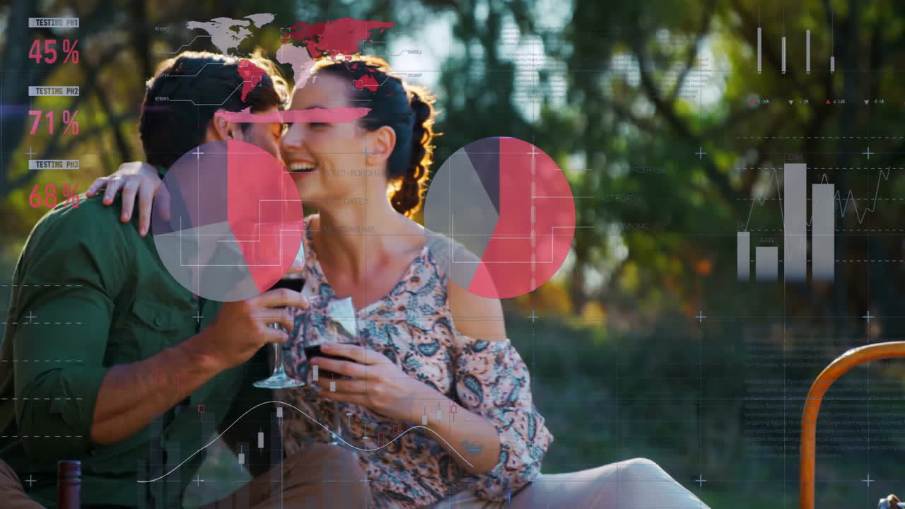 animación de procesamiento de datos financieros sobre una feliz pareja caucásica en el jardín