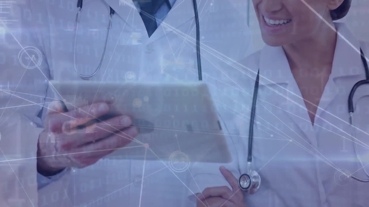 animación de diversos médicos masculinos y femeninos que utilizan tableta sobre el procesamiento de datos