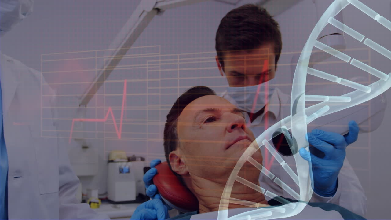 animación del procesamiento de datos médicos sobre un dentista caucásico masculino y un paciente en la silla del dentista