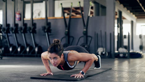 Haciendo-Algo-De-Trabajo-De-Base-En-El-Gimnasio