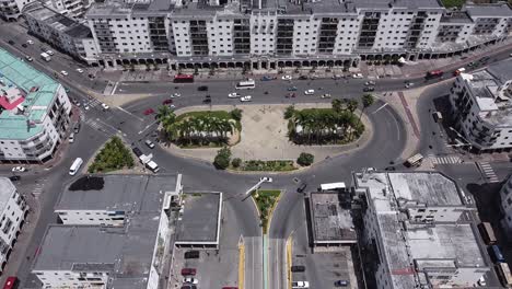 Daytime-aerial-reverse-flight-away-from-Plaza-O'leary,-downtown-Caracas,-Venezuela