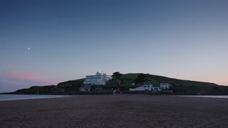 A-wide-shot-of-Burgh-Island-in-Devon-at-Dusk