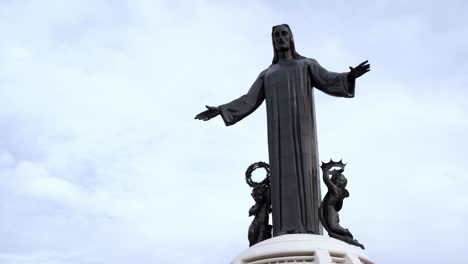 cristo rey de pie en silao, guanajuato, mexico