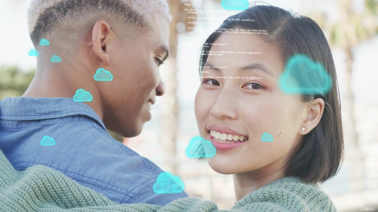 桟橋のカップル、雲とテキストラインが出現し、女性が振り向いて顔を見せるマーケティングショット。