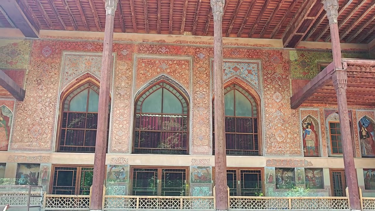 Architettura persiana ornata del Palazzo Chehel Sotoun a Isfahan