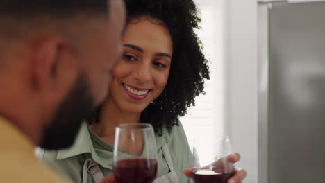 Schwarzes-Paar,-Küche-Und-Kochen-Mit-Wein