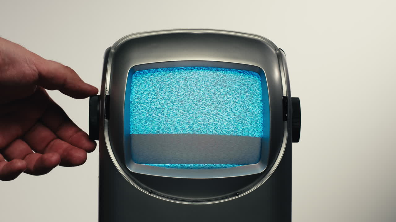 레트로 tv, 노스탈기적인 설정으로 빈티지 tv, 레트로 tv는 화면에 곡물을 표시합니다, 무서운 할로윈 밤 장치, 크로마 키 및 그린 스크린에 좋습니다.