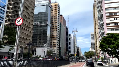 las vías de negocio.