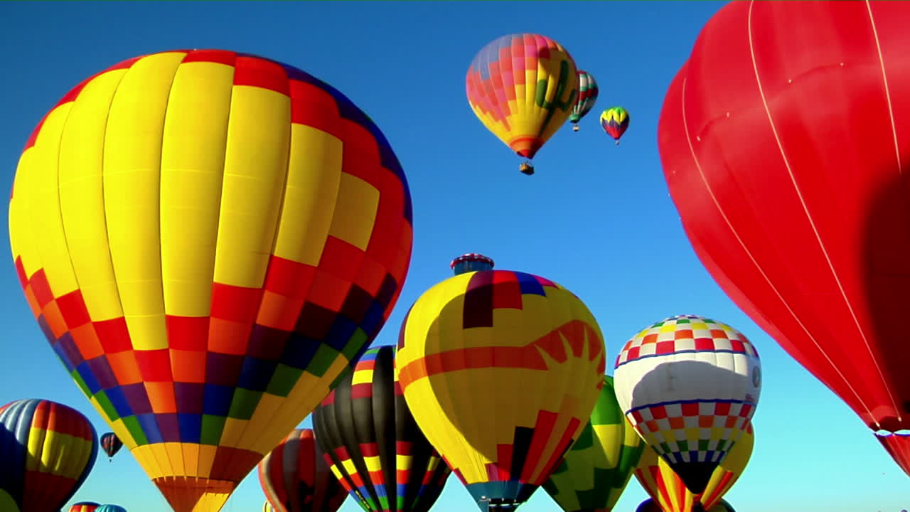 recorre hermosos globos lanzados en el festival de globos de albuquerque 1