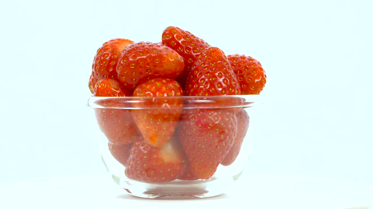 신선한, 익은, 빨간 딸기 회전 그