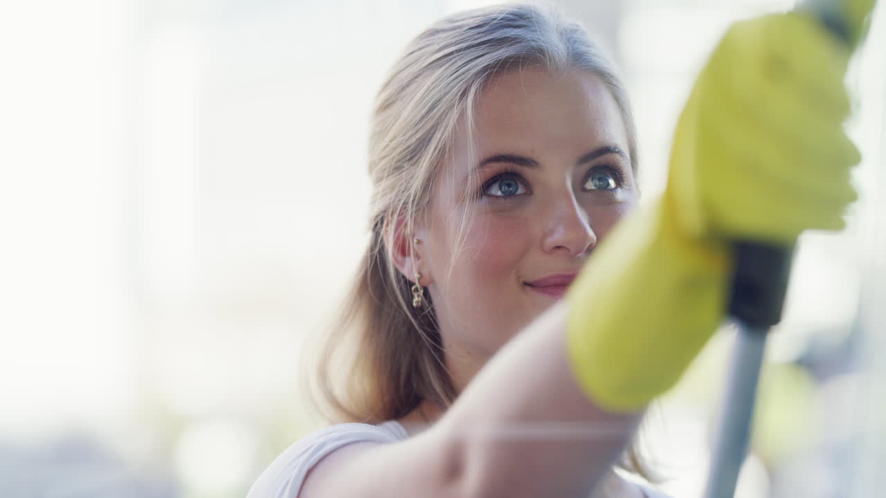 창문이 깨 ⁇ 하면 집도 깨 ⁇ 합니다.