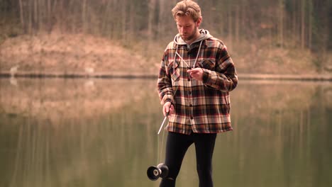 here you can do cool tricks with a diabolo