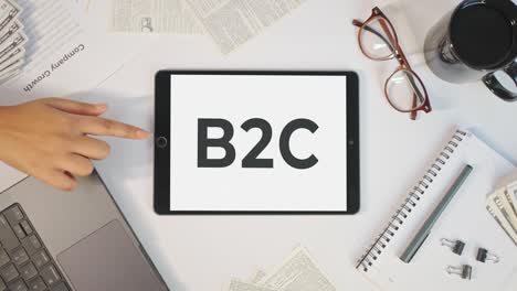 b2c que se muestra en una pantalla de tableta