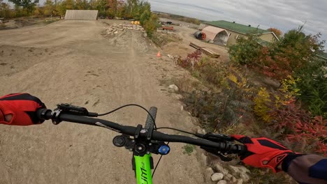 mtb biker pov jump park nac nac truc over grote sprong