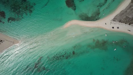 Turquoise-waters-and-a-sandbar-in-los-roques,-aerial-view