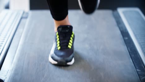 Slow-Motion-Running-on-Treadmill