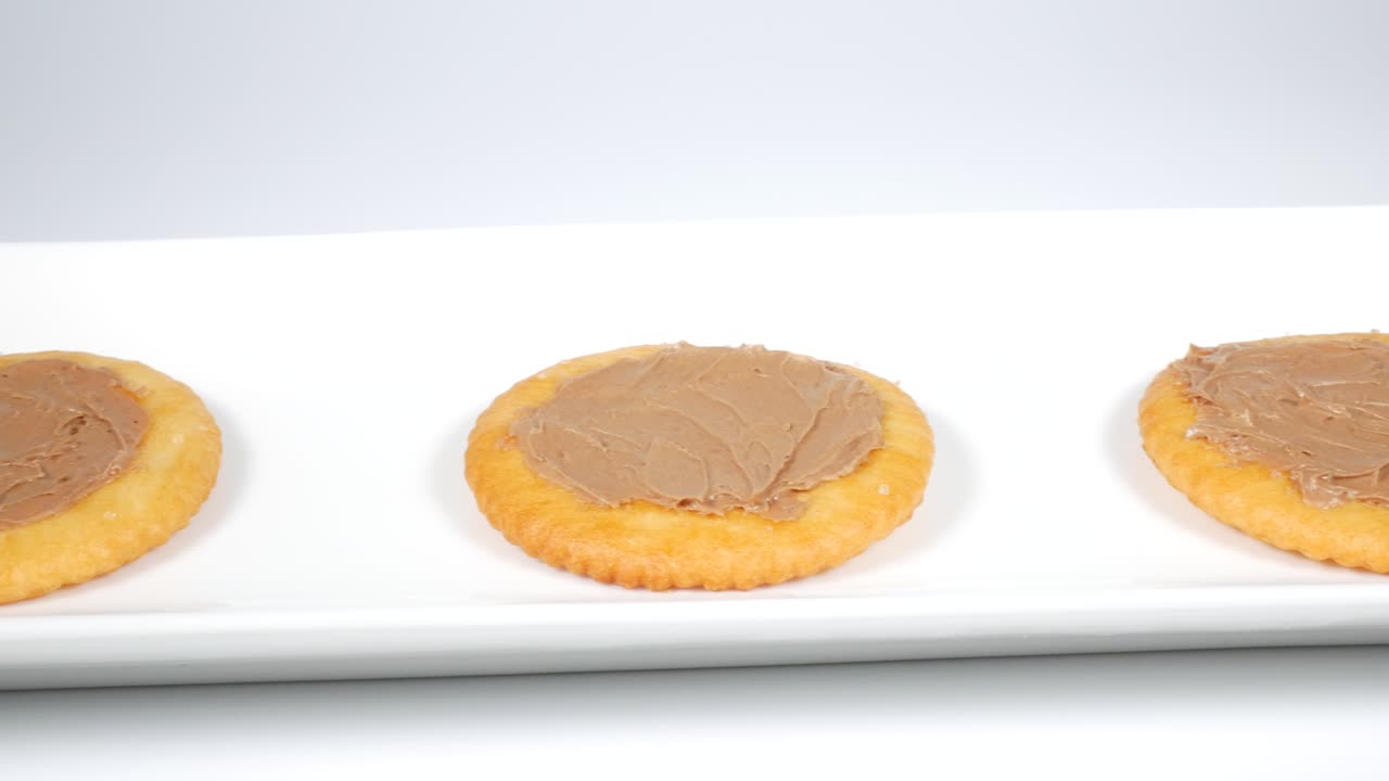 Crackers with coffee cream