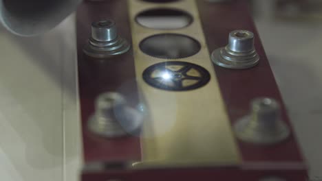 detalle de la máquina de marcado por láser