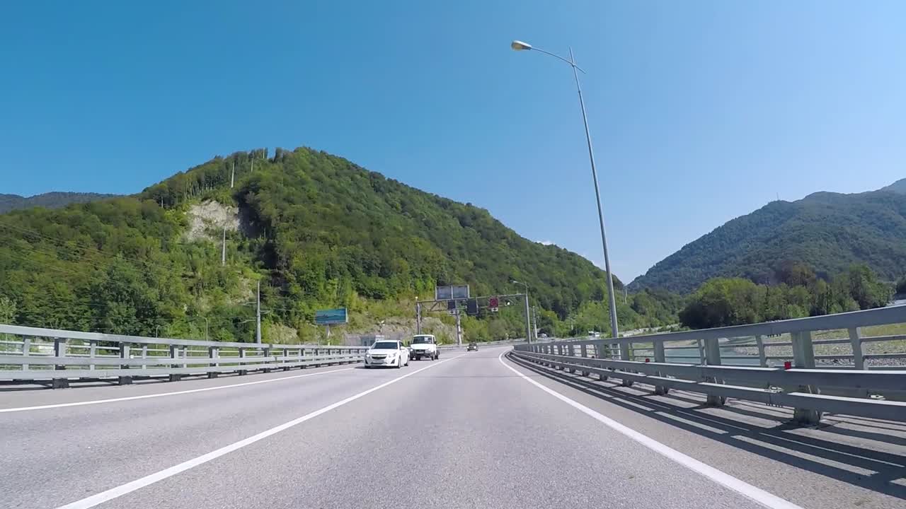 산악 고속도로 경치 드라이브