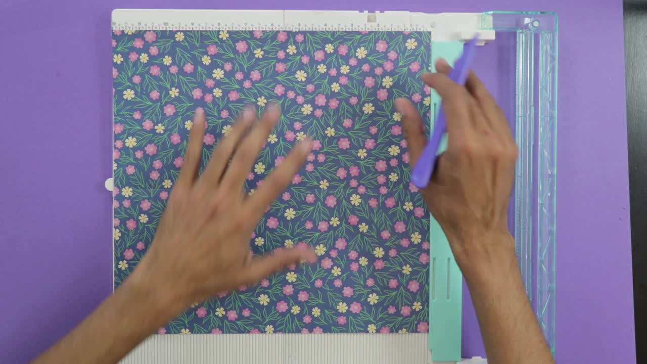 How to Cut Paper Accurately with a Paper Trimmer