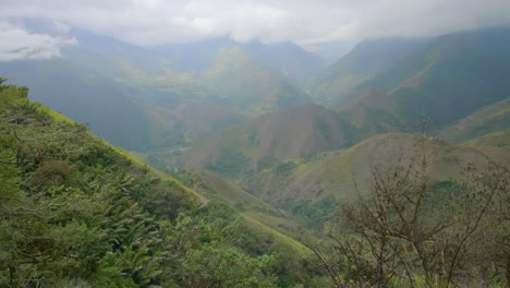 Montañas-De-Los-Andes-Y-Caminos-3