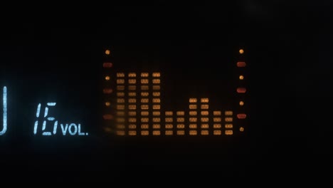 escala de ecualizador con nivel de volumen. aumentar el volumen. niveles de sonido de audio