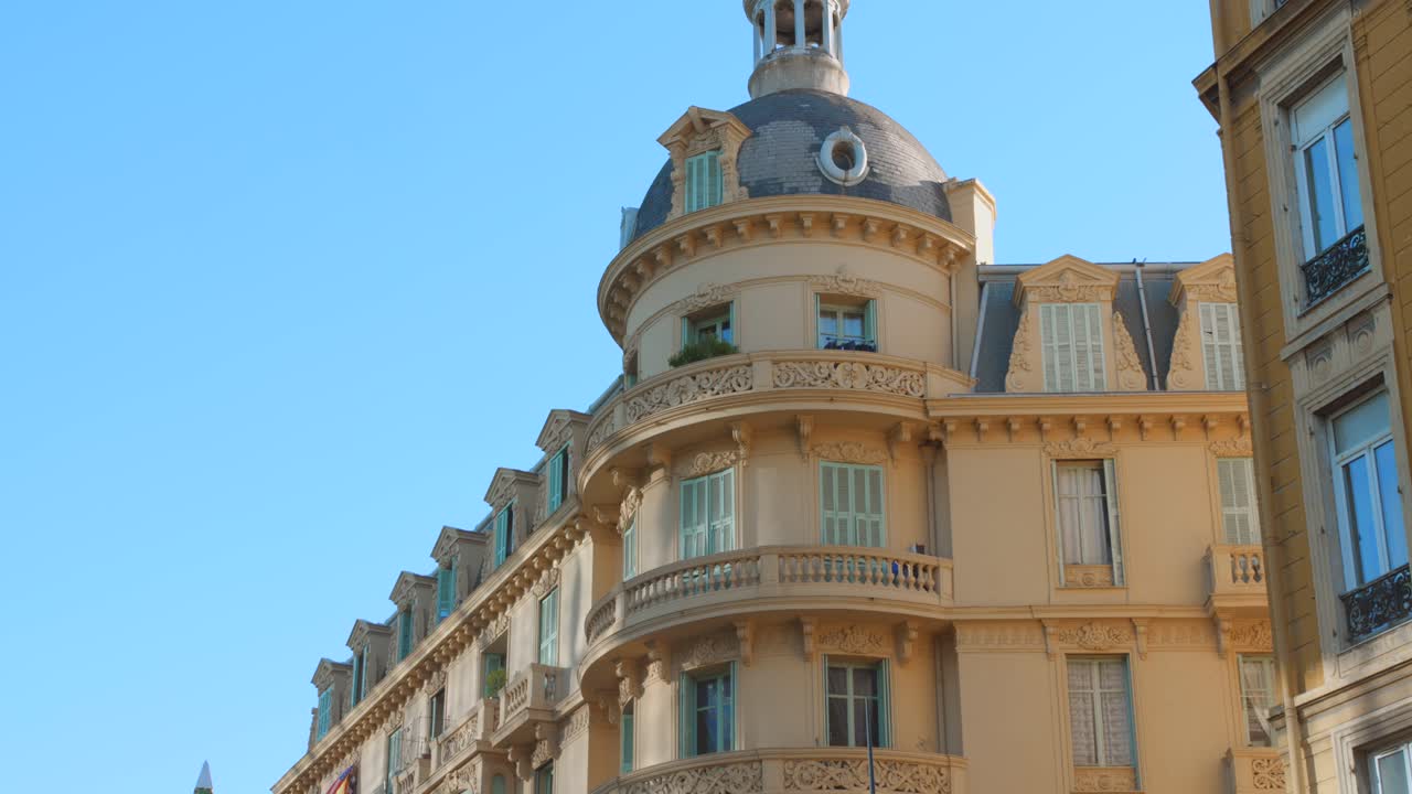 elegante fachada de un edificio europeo